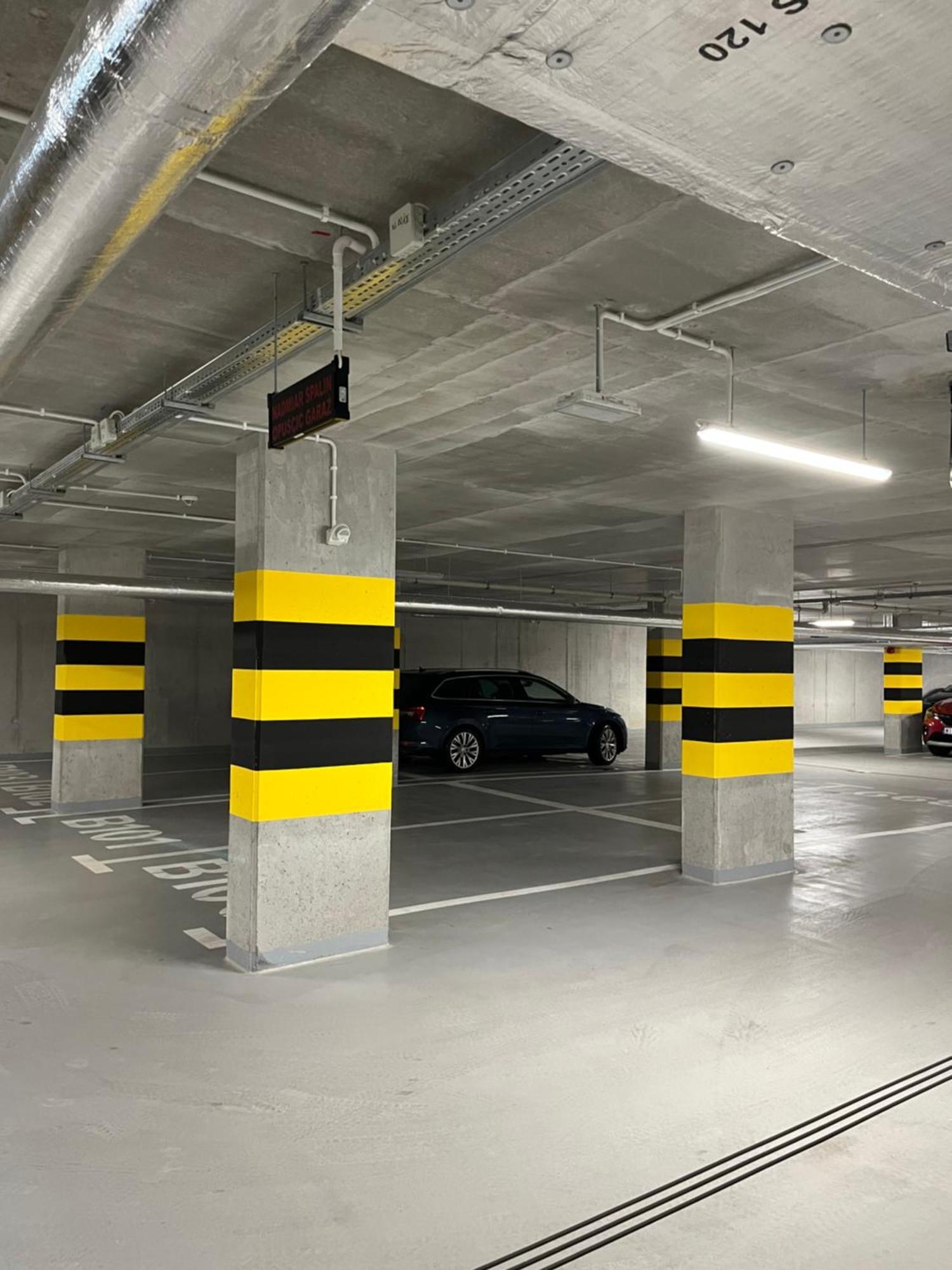 Warsaw Airport Wyscigi - City And Green View Apartment With Underground Garage Buitenkant foto